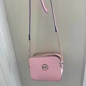 Micheal Kors cross body bag